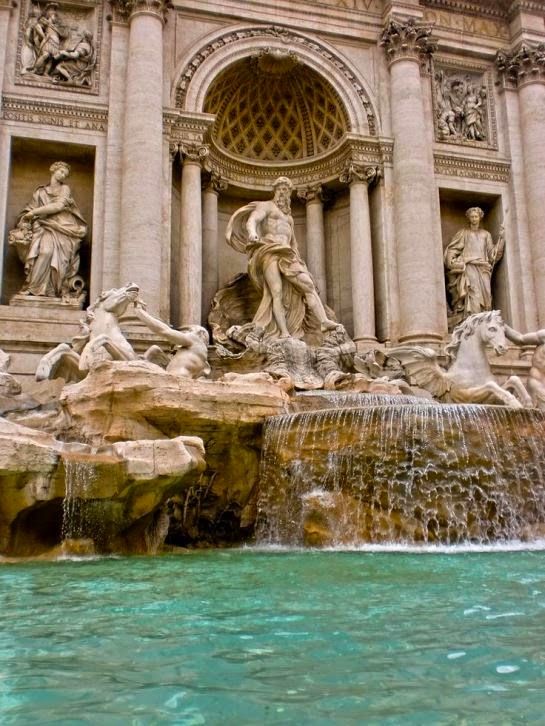 Una de las fuentes más imponentes es Fountain of the Gods