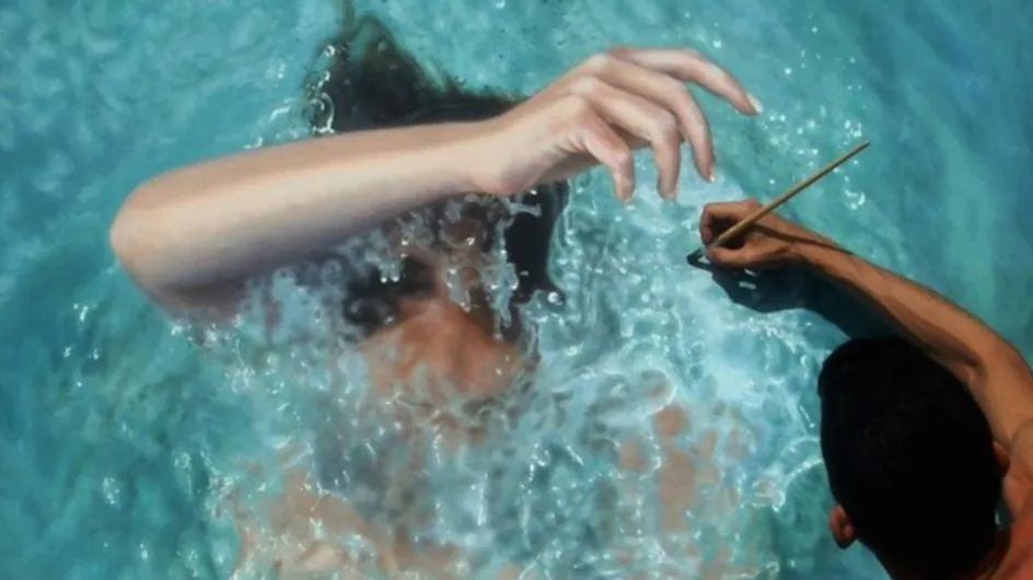 Un pintor nos lanza al agua con sus cuadros hiperrealistas