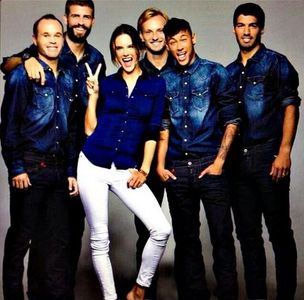 Los jugadores del Barça y Alessandra Ambrosio