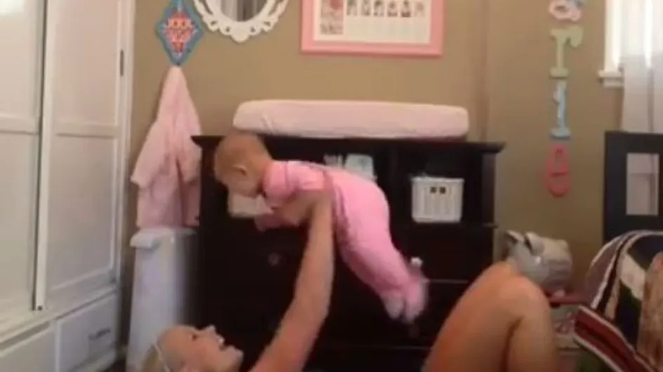 Cette gymnastique maman-bébé va vous faire craquer (et vous muscler !)