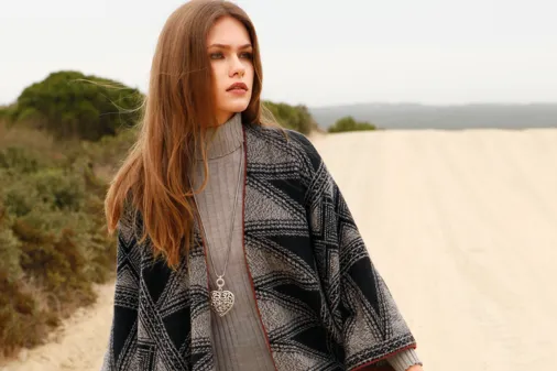 Poncho Peter Hahn in alpaga, 669,95 €