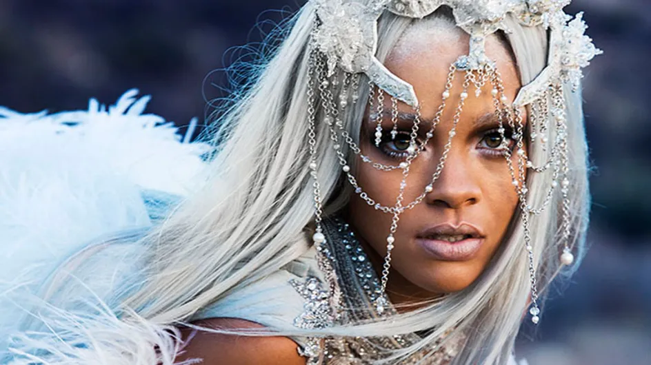 Rihanna : Cheveux et sourcils argentés pour Tush Magazine