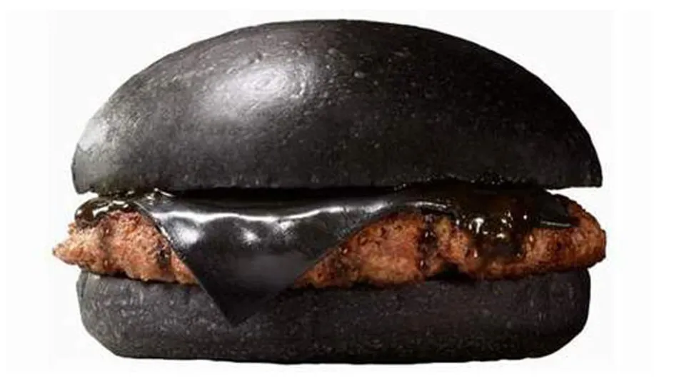 La ¿deliciosa? e impactante hamburguesa negra