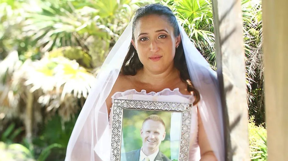 Les photos émouvantes d’une mariée en hommage à son fiancé décédé avant la noce