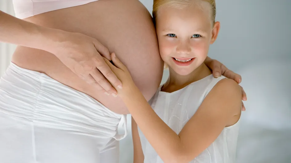 Haptonomie : enceinte, communiquez avec bébé !