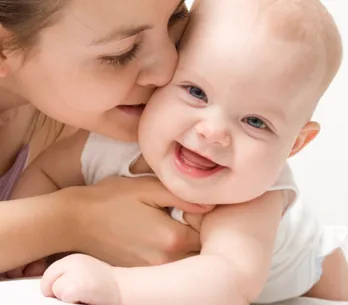 7 manieren om je huilende baby te troosten