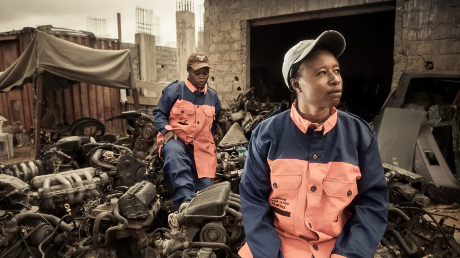 Las mujeres mecánicas de Senegal posan sin complejos