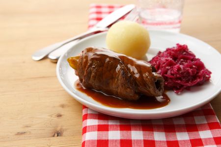 Rotkohl mit Rouladen