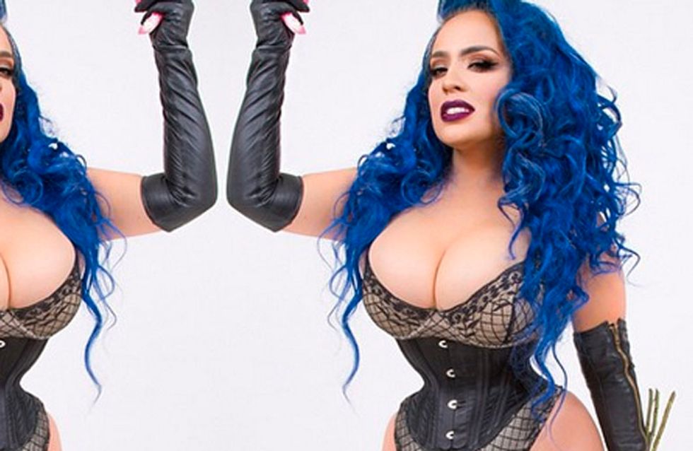 Woman Wears Steel Corset For 7 Years To Achieve 16 Inch