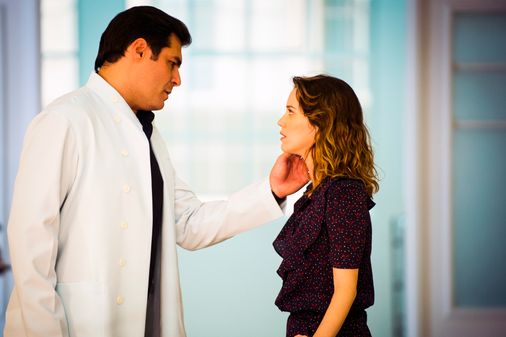 Alto Astral | Laura (Nathália Dill) e Marcos (Thiago Lacerda)