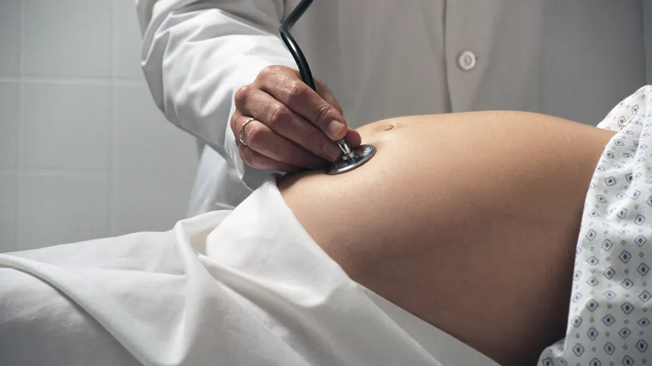 Un fœtus opéré dans le ventre de sa mère, une première en France