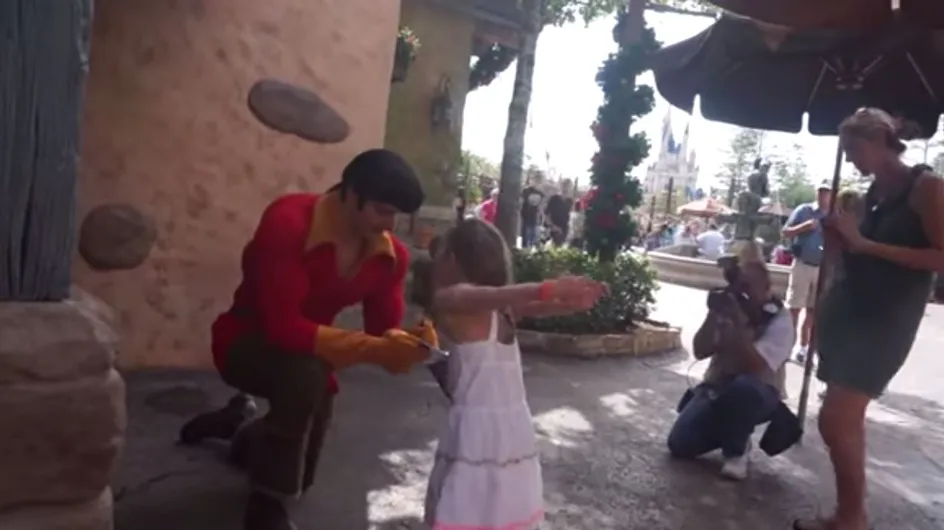 Une fillette répond aux propos sexistes d'un employé à Disney