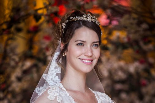 Alto Astral | Laura (Nathalia Dill) de noiva