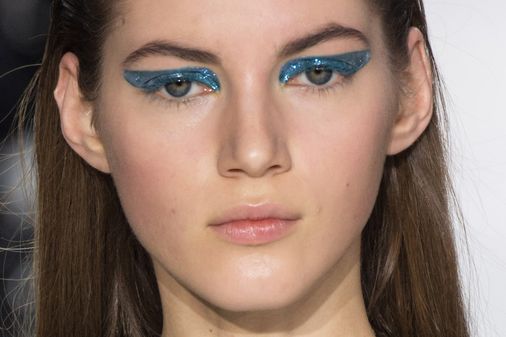 Eyeliner neón