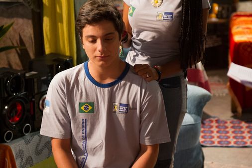 Jeff raspa o cabelo