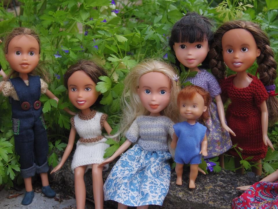 Elle transforme ses poupées Bratz pour lutter contre les stéréotypes - Elle