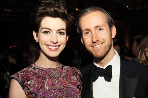 Anne Hathaway e Adam Schulman