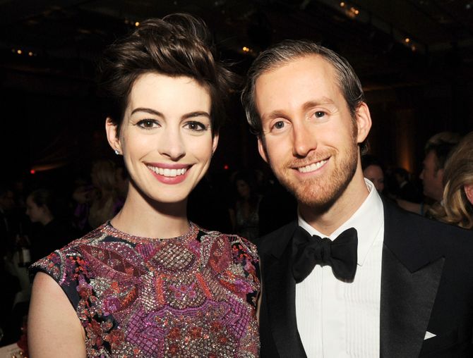 Anne Hathaway e Adam Schulman