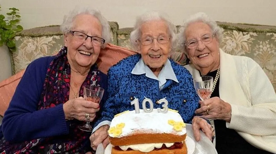 Les sœurs les plus âgées au monde livrent leur secret de longévité : "boire un petit coup"