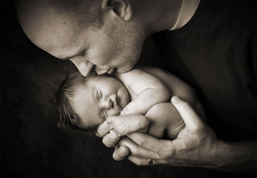 Des Photos Poignantes De Parents Posant Avec Leur Bebe