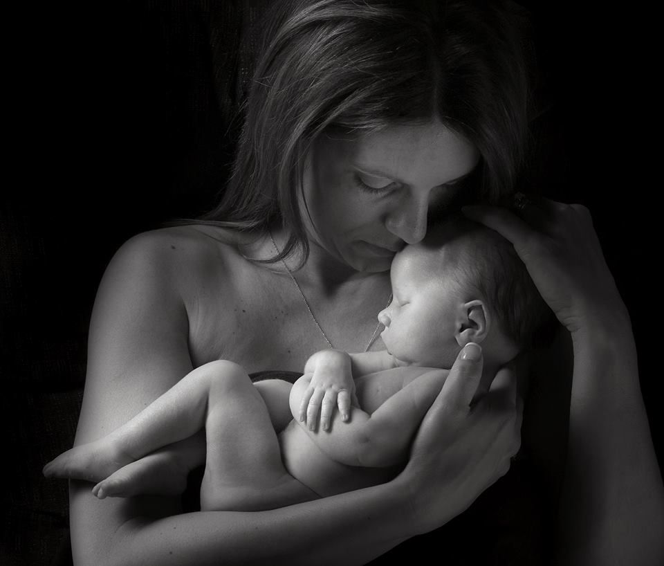 Des Photos Poignantes De Parents Posant Avec Leur Bebe