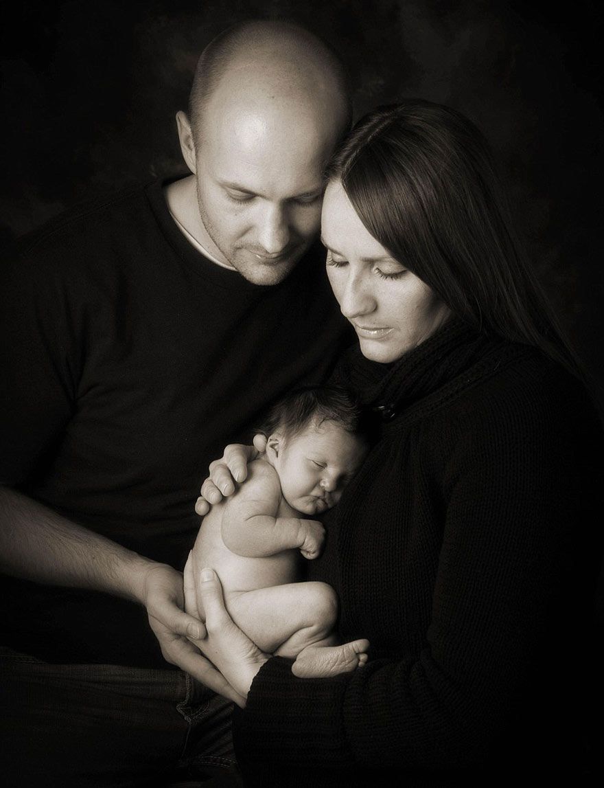 Des Photos Poignantes De Parents Posant Avec Leur Bebe