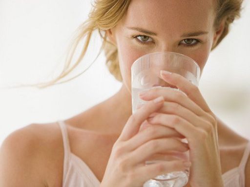 Sante Boire Trop D Eau Est Il Dangereux Pour La Sante