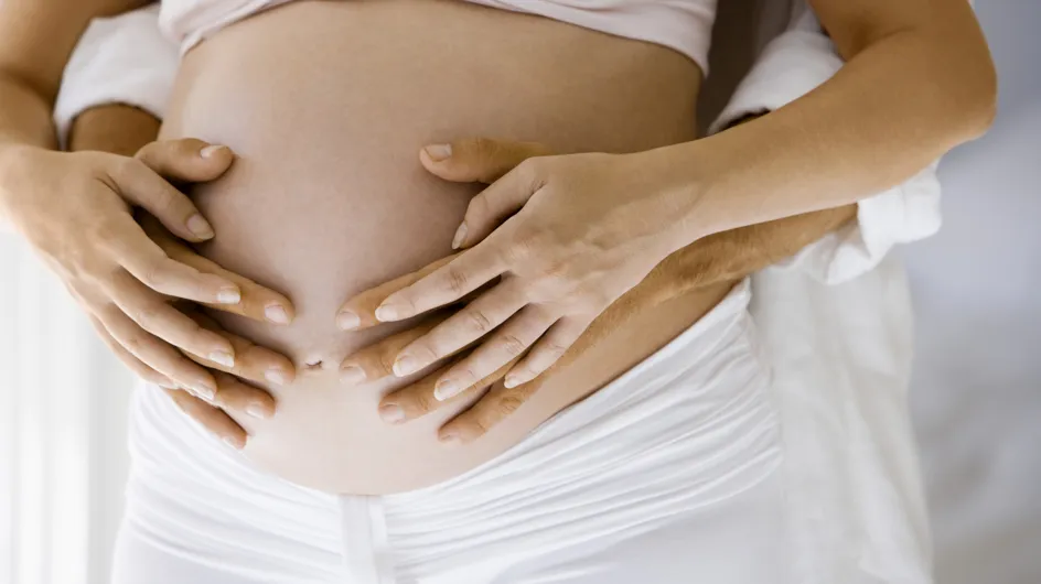 Parler à son ventre pendant la grossesse, efficace pour le développement de l'enfant