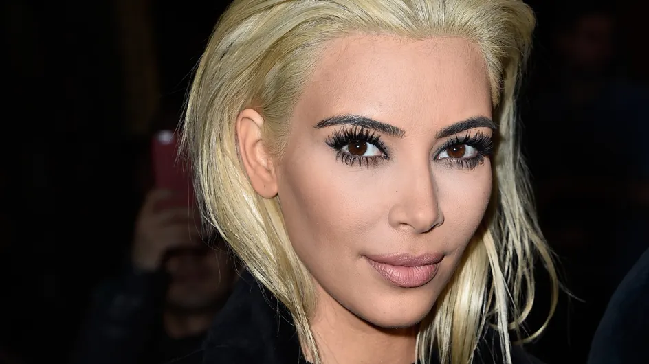 Pourquoi Kim Kardashian est-elle devenue blonde platine ?