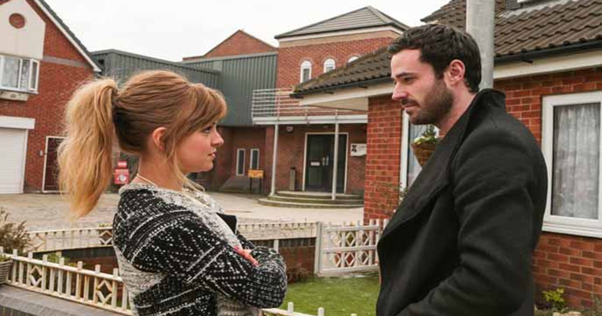 Coronation Street 03/04 - Faye delivers a bombshell to Anna
