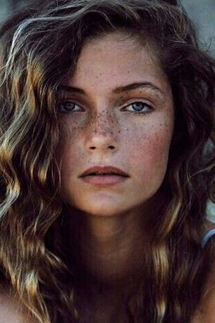 50 Beautiful Girls With Freckles