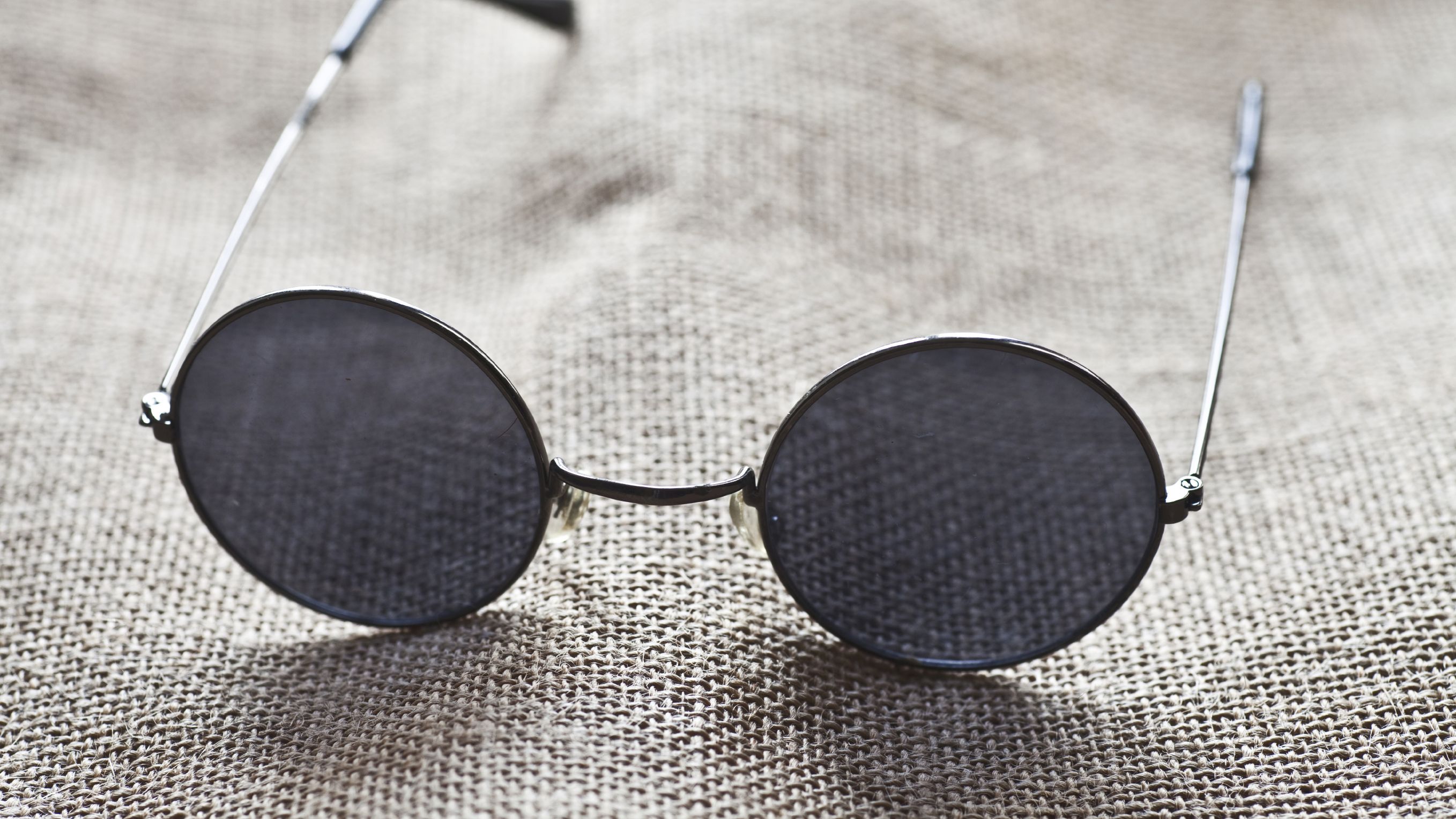 Visage rond Femme : Comment choisir et quelles lunettes de soleil