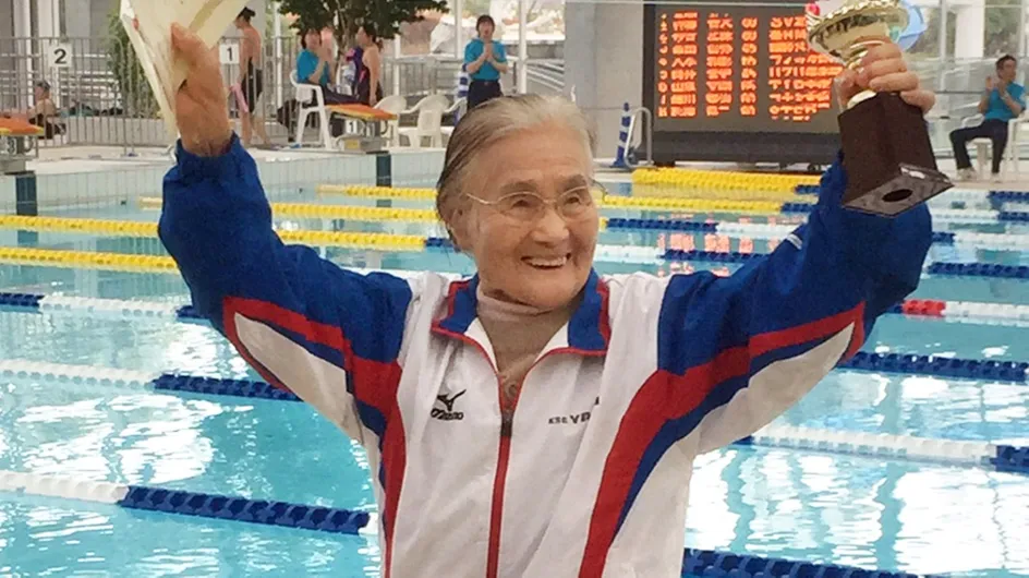 A 100 ans, cette Japonaise bat un record du monde en natation