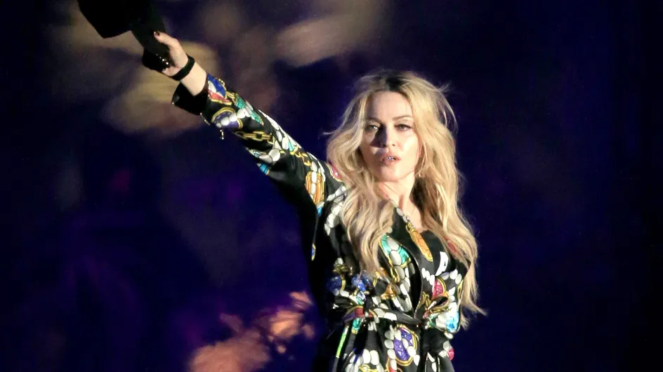 Quand Madonna embrasse langoureusement Drake sur scène au Festival Coachella (Vidéo)