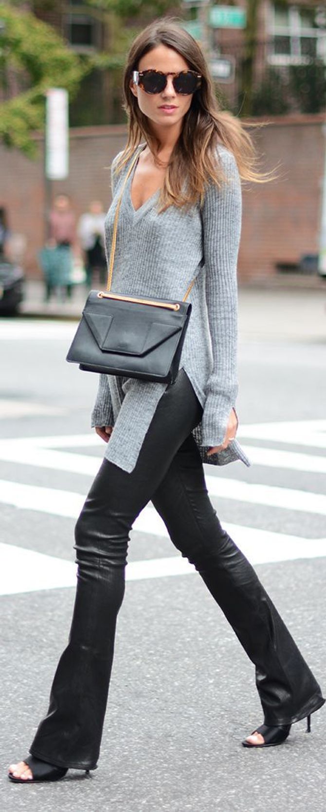 Melhores sapatos para usar com calça flare