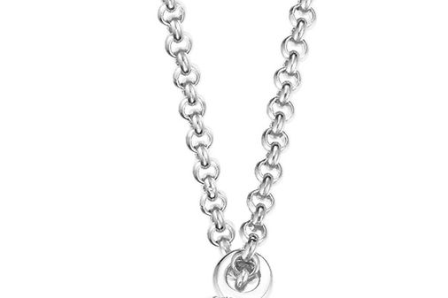 Kette mit Anhänger, 149 €