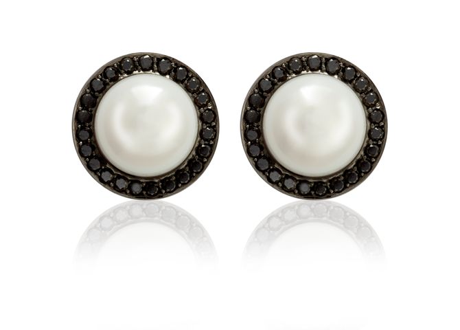 Brinco botão de pérola com diamante negro