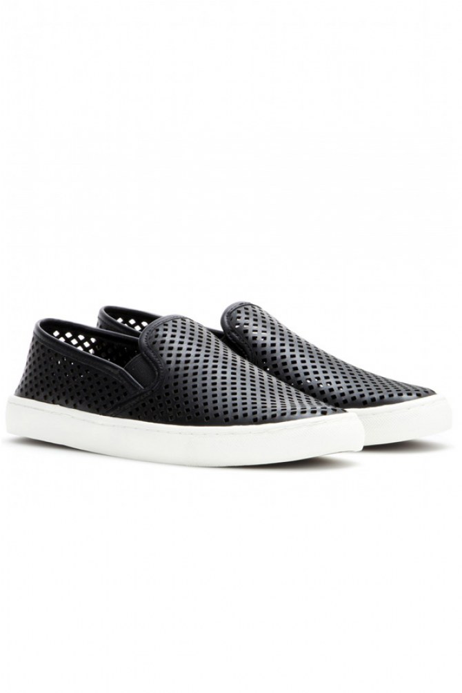 25 Summer Flats To Fall In Love With