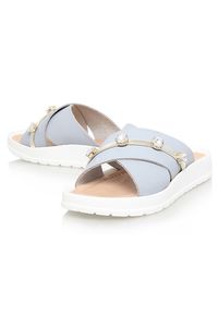 25 Summer Flats To Fall In Love With
