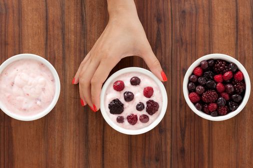 Yogurt con frutos rojos
