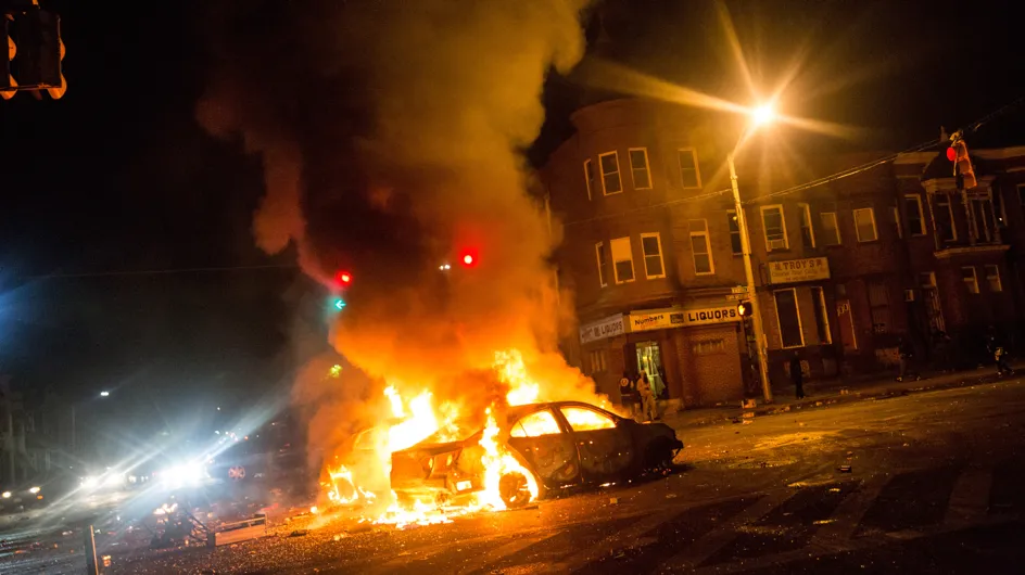 Baltimore secouée par des émeutes entre habitants et policiers après la mort d'un jeune Noir