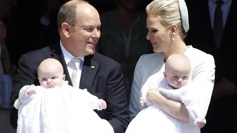 Charlène et Albert de Monaco ont fait baptiser leurs enfants (Photos)
