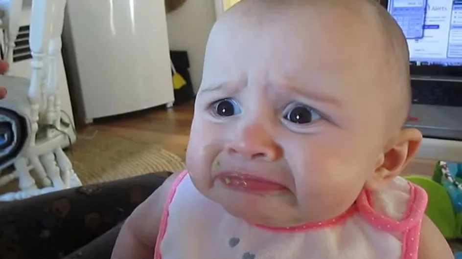 Ce bébé n'aime VRAIMENT pas les avocats (Vidéo)