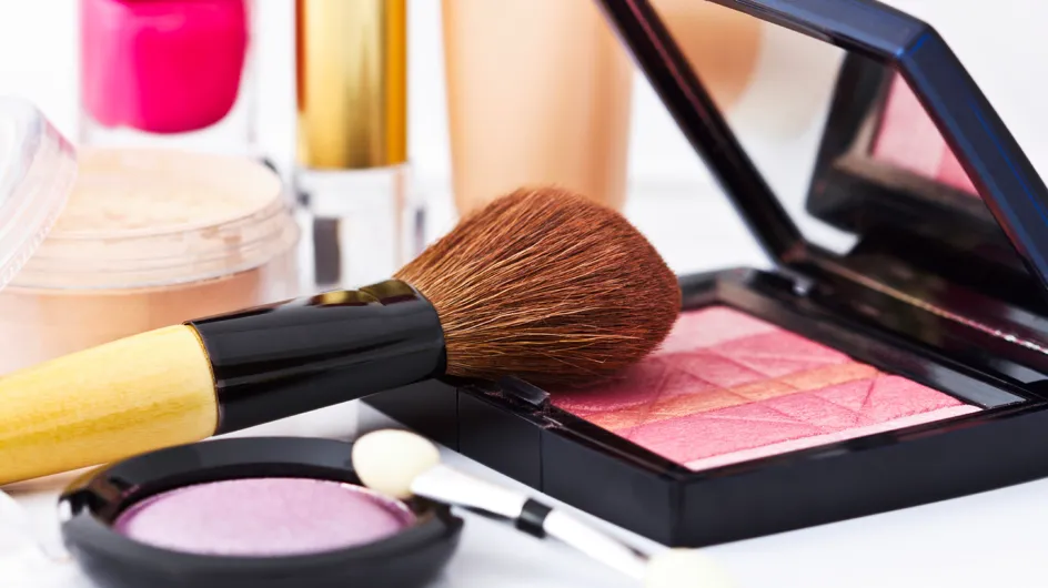 El peligro de usar cosméticos falsos