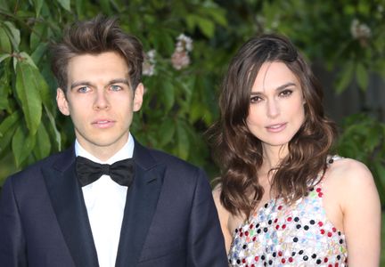 Keira Knightley y James