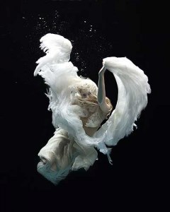 Editorial Underwater