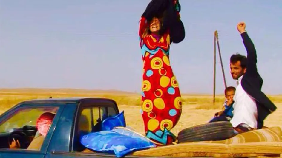 Libérées des djihadistes, ces femmes retirent leur burqa et bouleversent la Toile (Photos)