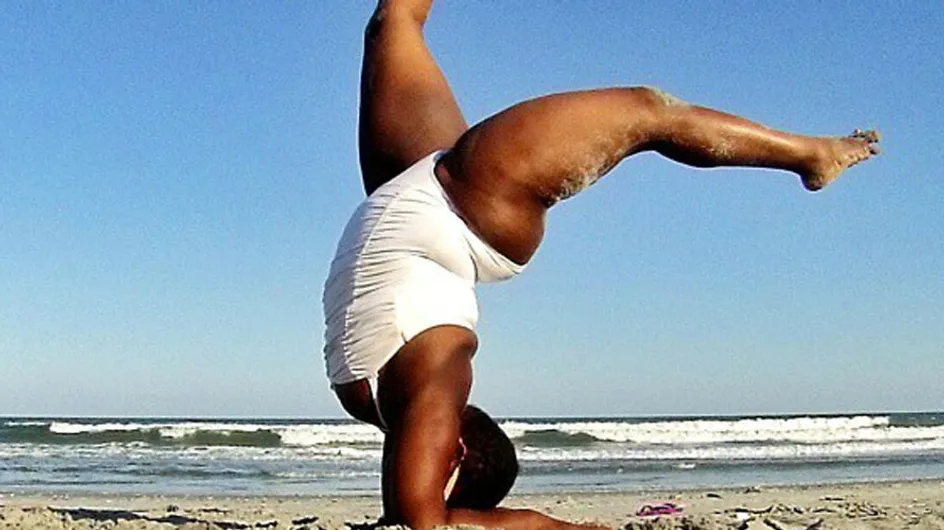 Esta profesora de yoga os demostrará que los kilos son solo un impedimento para la mente