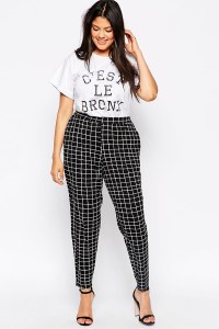 Jogginghose mit Gittermuster von Asos Curve, 31,99 €