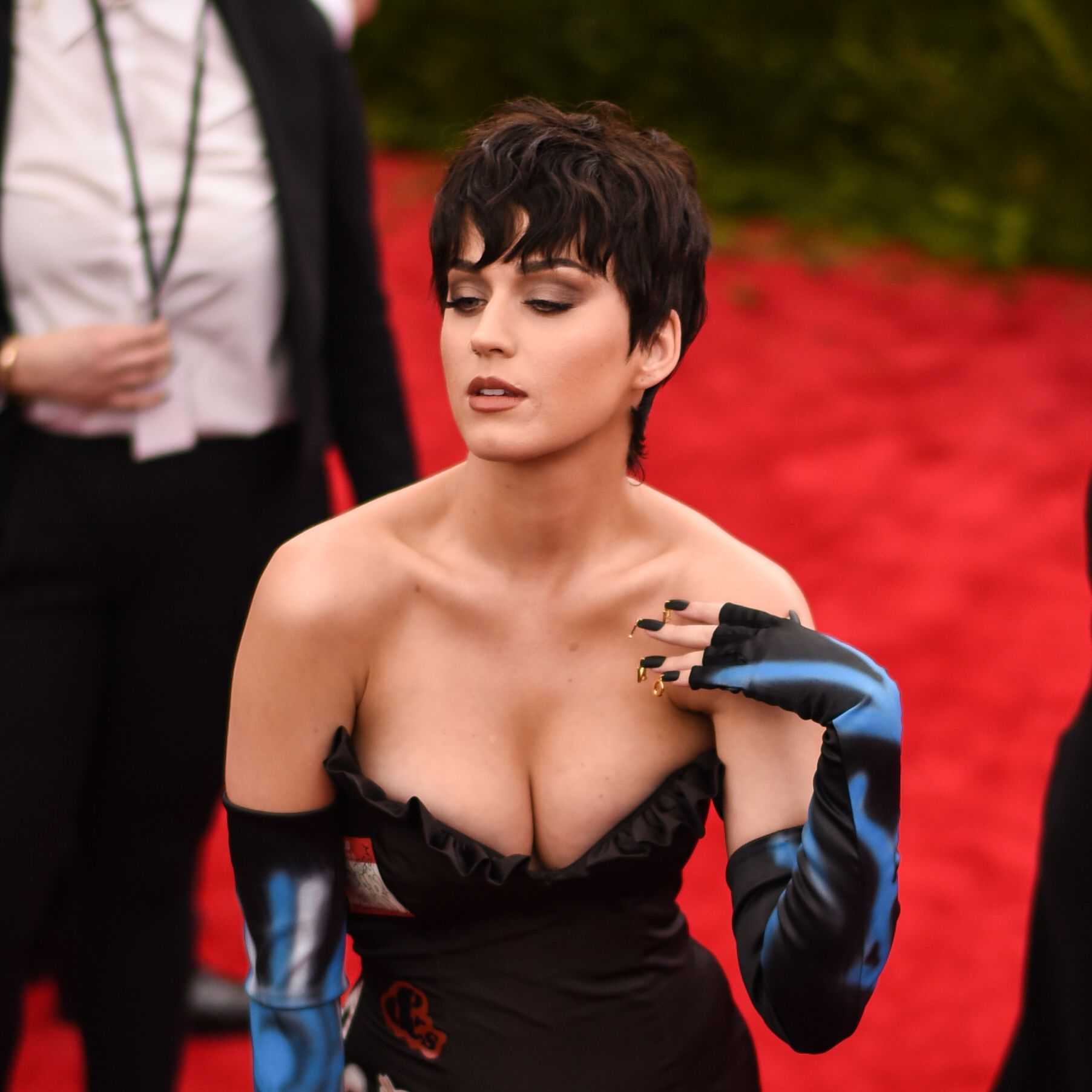 Katy Perry se met à nu pour Moschino (Photo)